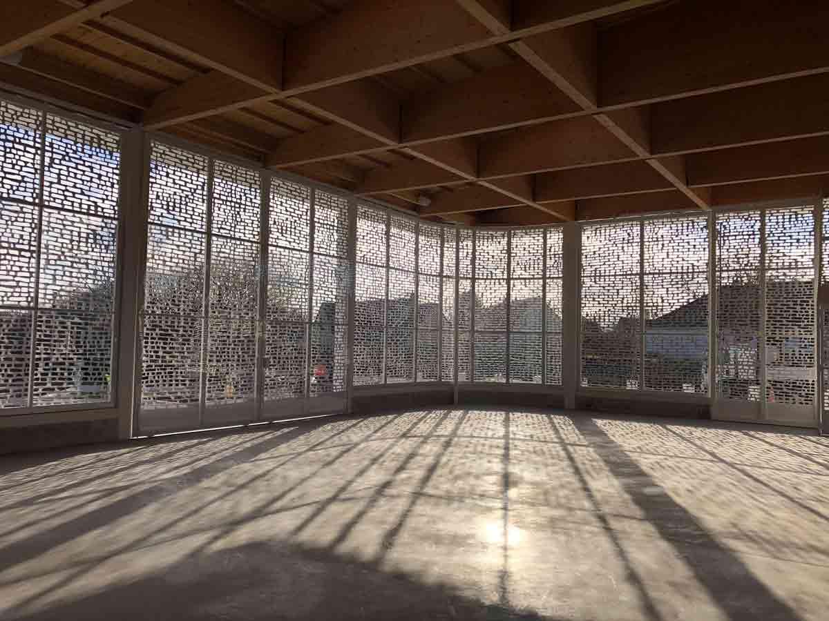 Les halles de Sorigny habillées par Brisset - Vue intérieure